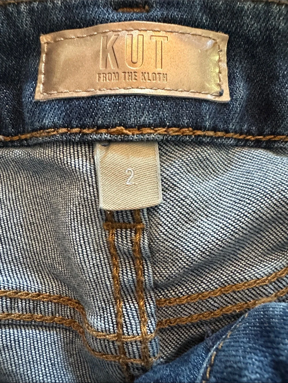 Kut from the Kloth Wide-Leg cropped Indigo Patch-Pocket Jeans